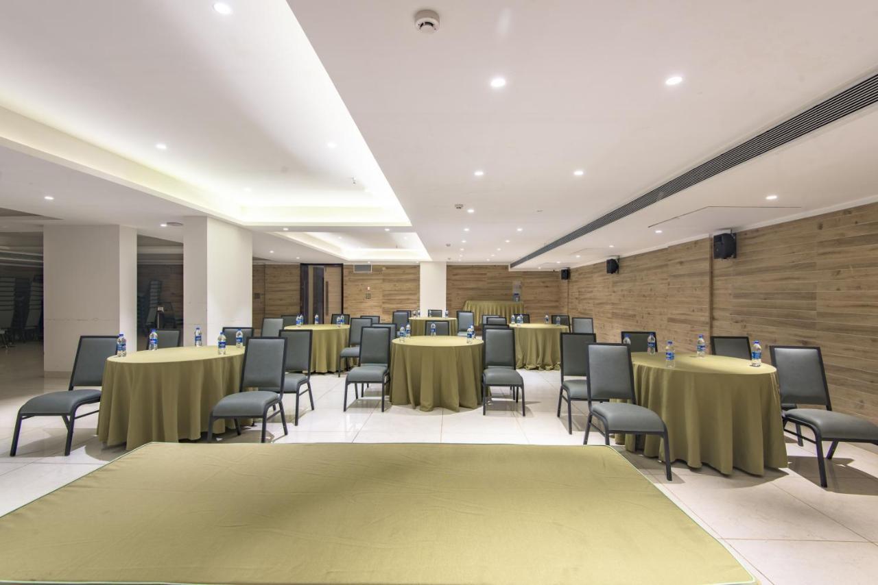 The Fern Residency Calangute-Baga, Goa Otel Dış mekan fotoğraf